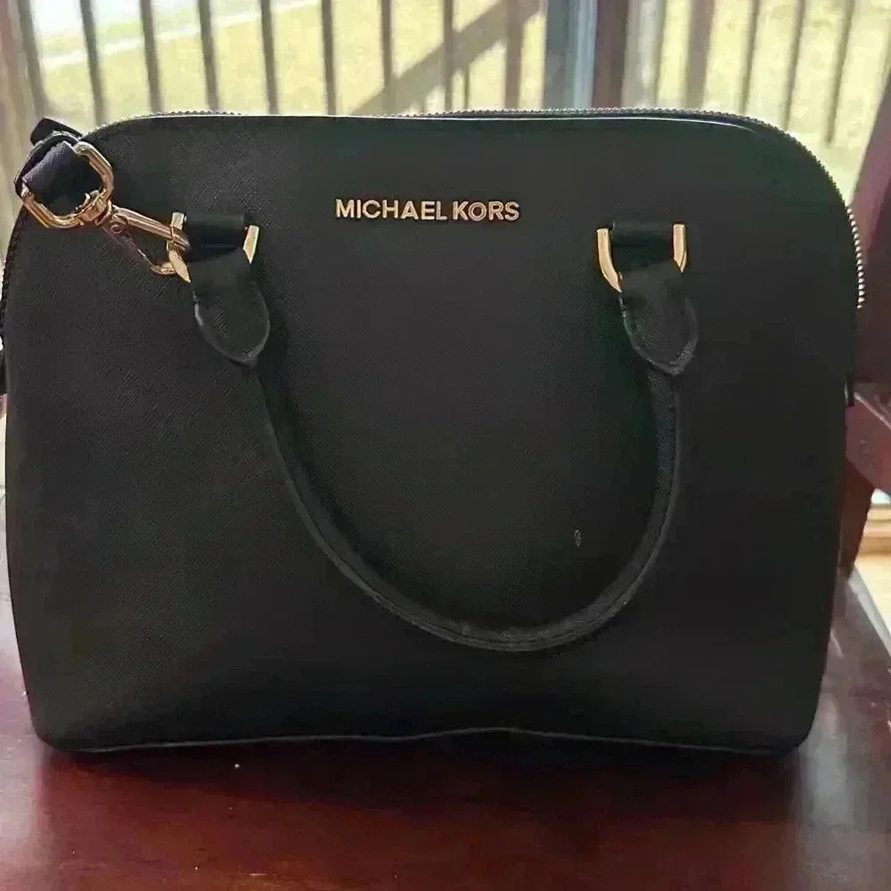 MICHAEL KORS CINDY BLACK SAFFIANO LARGE SATCHEL DOME ESSENTIAL BAG